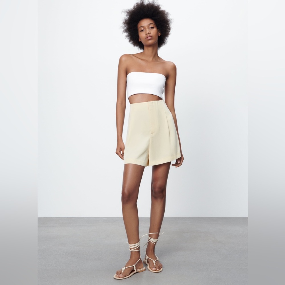 NWT ZARA PLEATED SHORTS CREAM